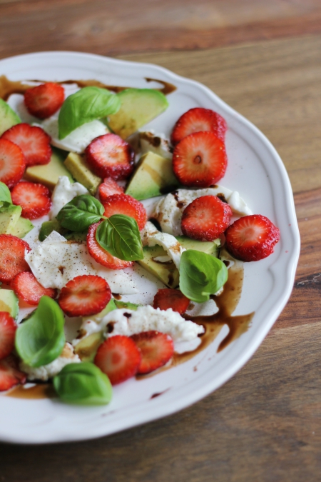Yummy Erdbeer-Avocado-Salat | eatbakelove