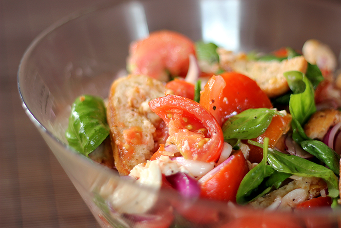 Tomaten-Brot-Salat | eatbakelove